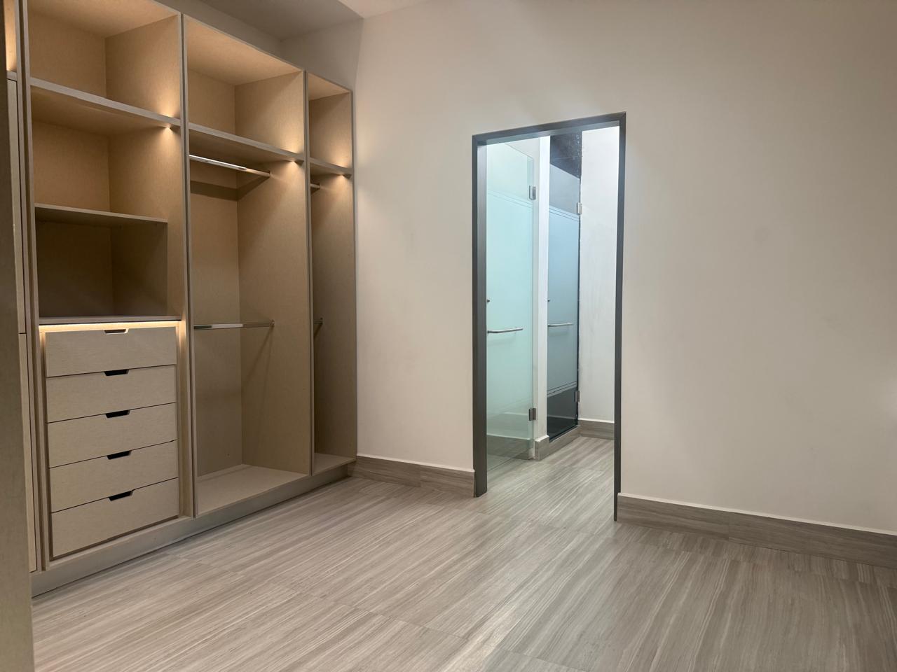 PHOTO-2025-10-11-13-17-36